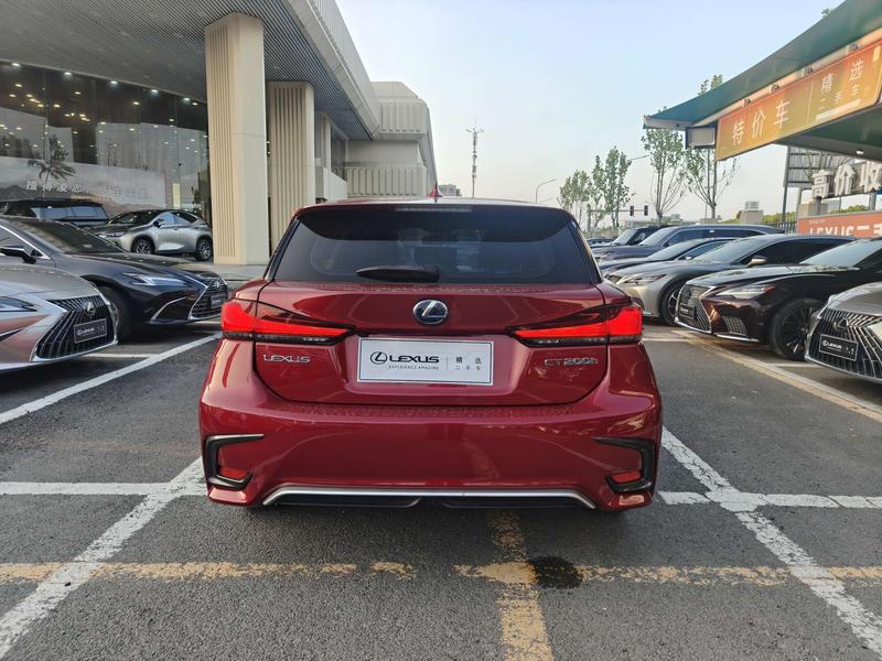 Lexus CT - фото 4
