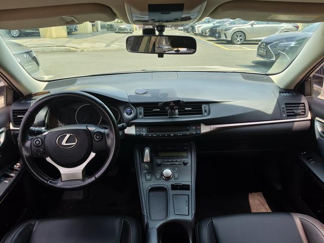 Lexus CT - фото 4