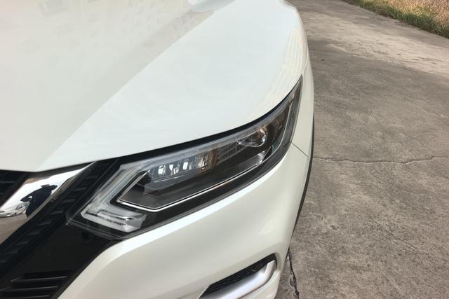 Nissan Qashqai - фото 1