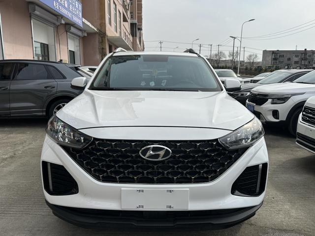 Hyundai ix35 - фото 1