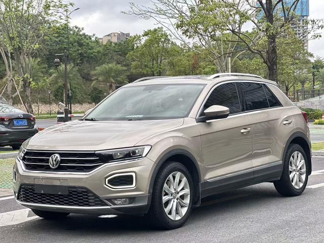 Volkswagen T-Roc - фото 0