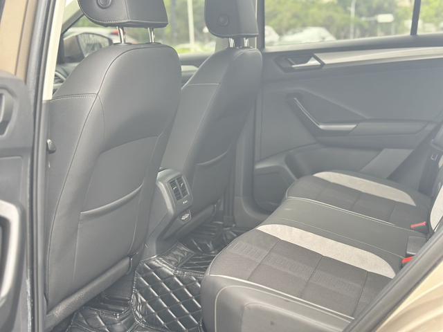Volkswagen T-Roc - фото 4