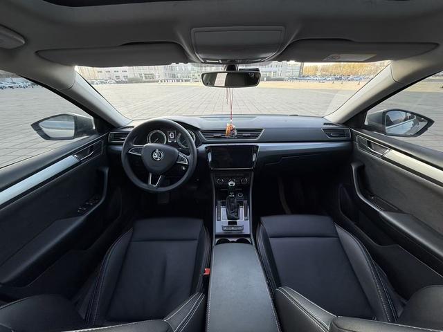 Skoda Superb - фото 3