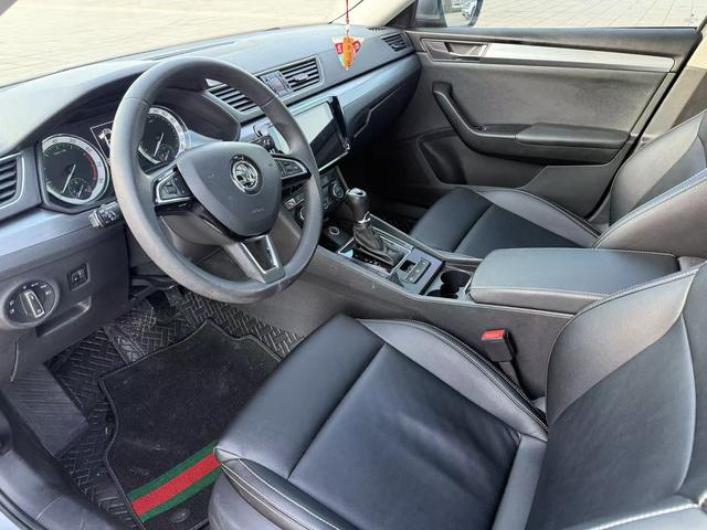 Skoda Superb - фото 4
