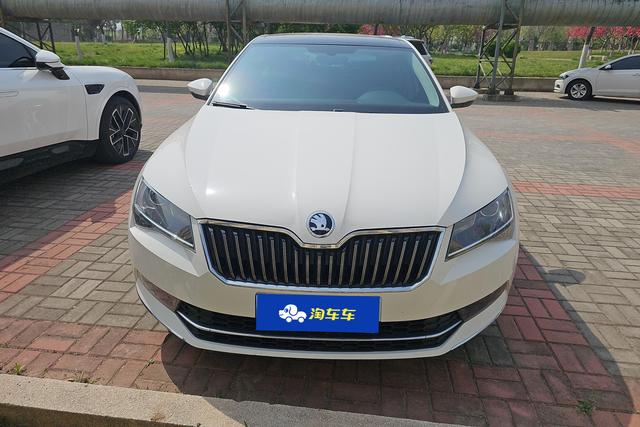 Skoda Superb - фото 2