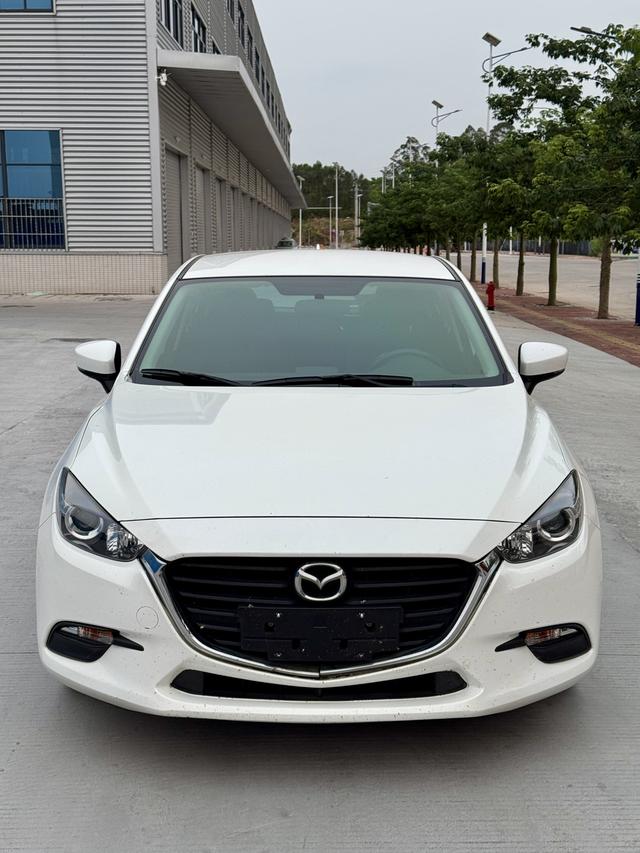 Mazda 3 Axela - фото 2