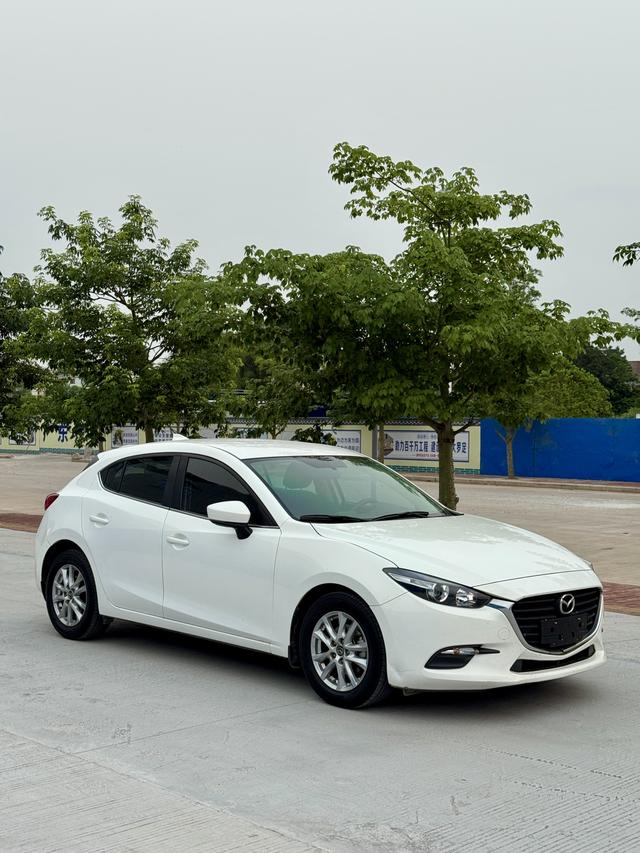 Mazda 3 Axela - фото 3