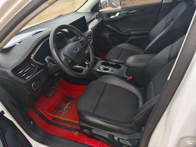 Ford Focus - фото 2