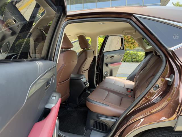 Lexus NX - фото 4