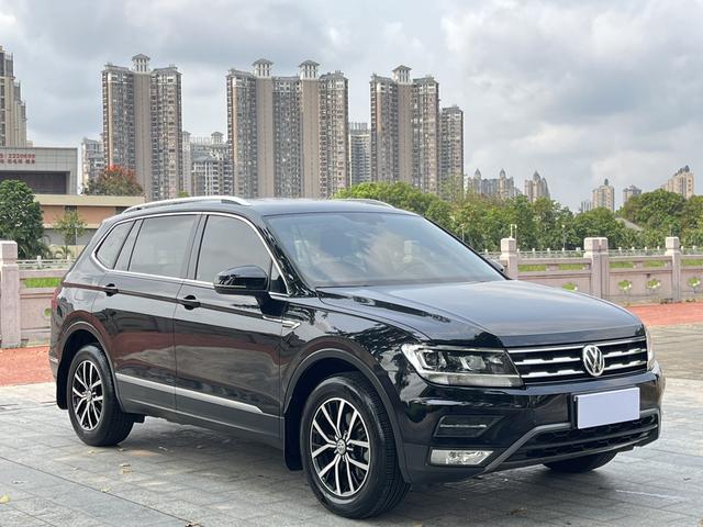 Volkswagen Tiguan L - фото 2