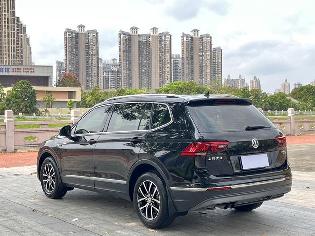 Volkswagen Tiguan L - фото 3