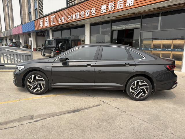 Volkswagen Sagitar - фото 3