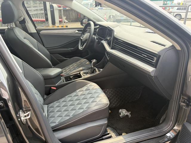 Volkswagen Sagitar - фото 4