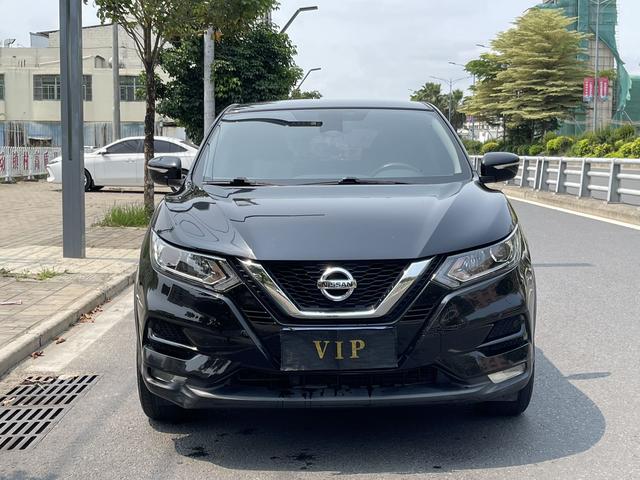 Nissan Qashqai - фото 1