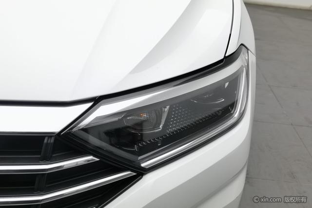 Volkswagen Sagitar - фото 4