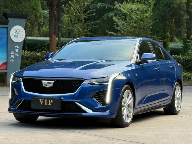 Cadillac CT4 - фото 0