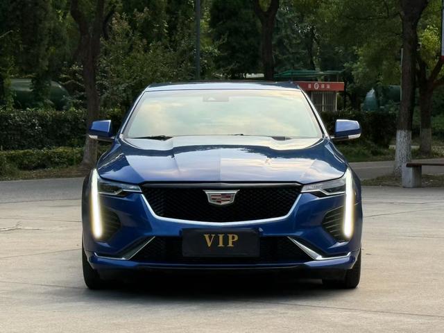 Cadillac CT4 - фото 1