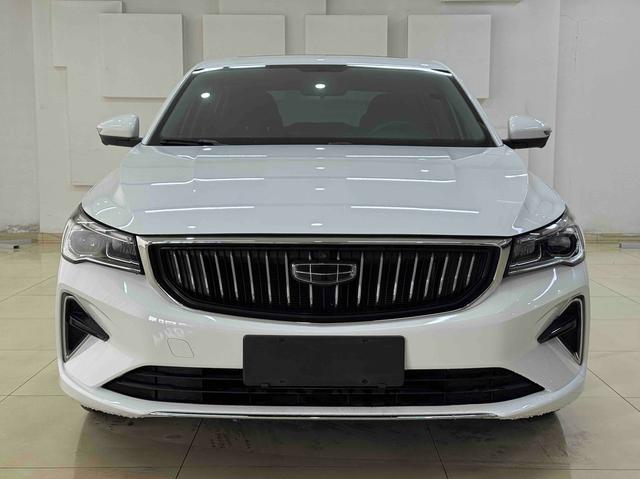 Geely Emgrand - фото 1
