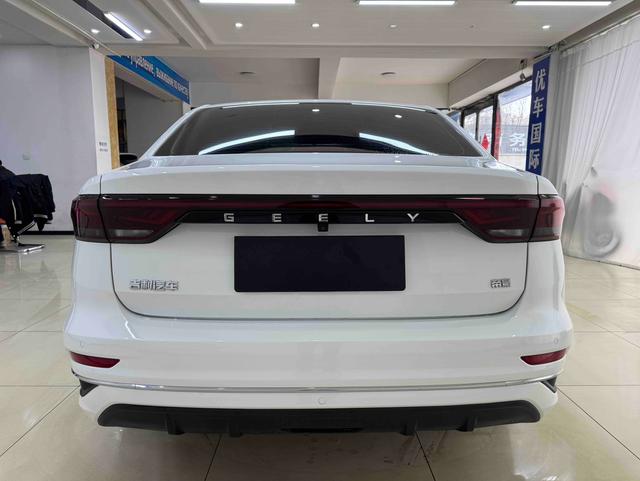 Geely Emgrand - фото 4