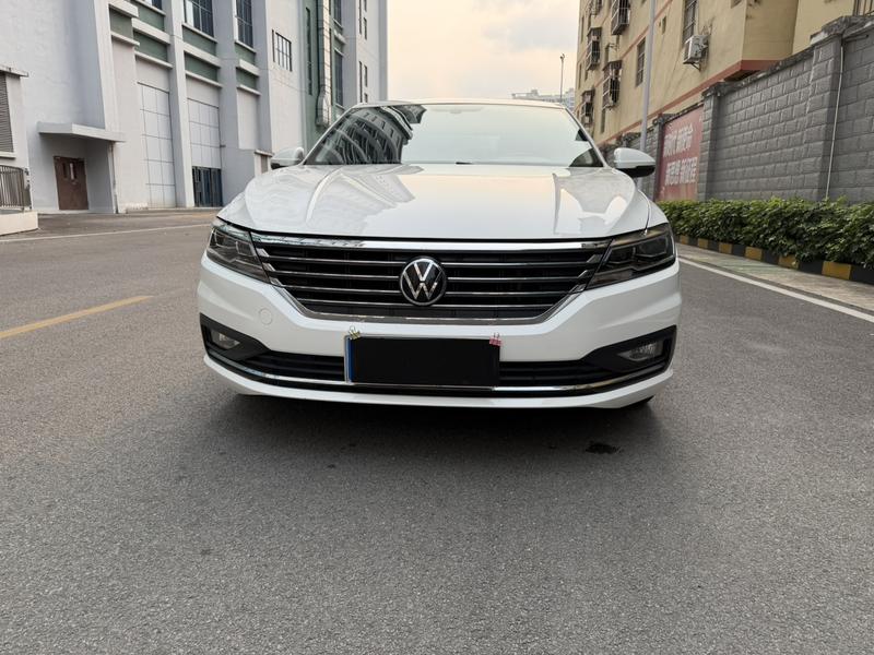 Volkswagen Lavida - фото 1