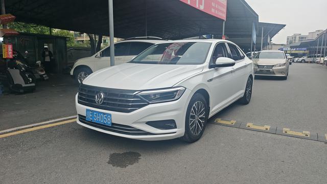 Volkswagen Sagitar - фото 0