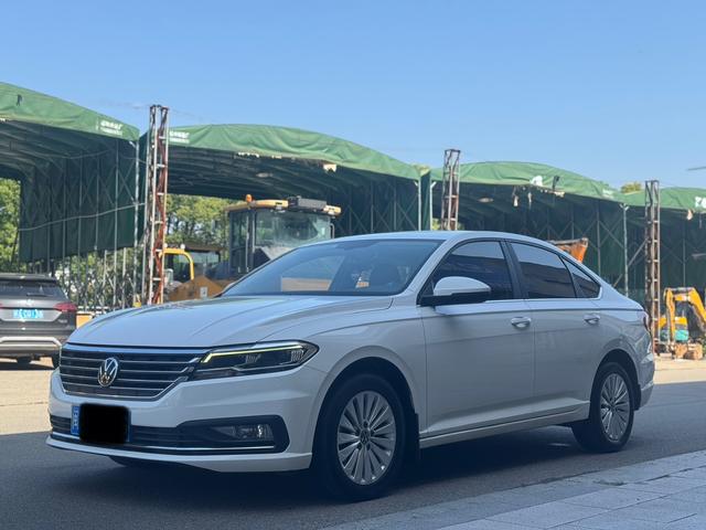Volkswagen Lavida - фото 0