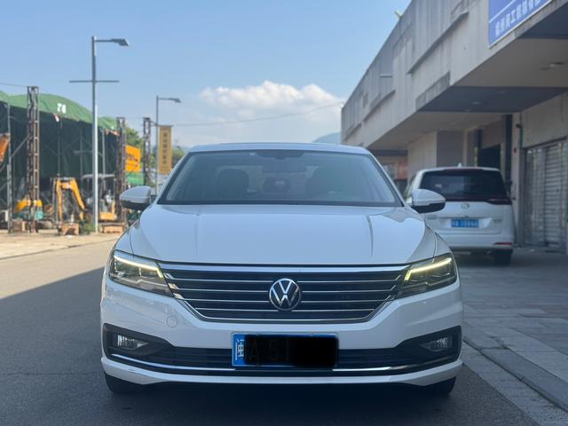 Volkswagen Lavida - фото 1