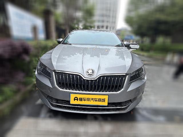 Skoda Superb - фото 1