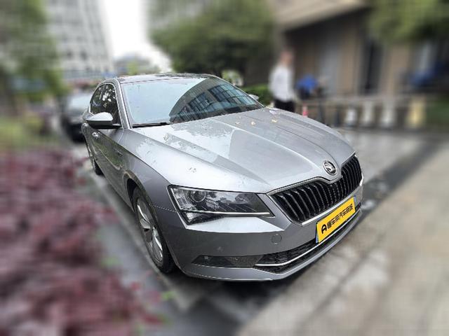 Skoda Superb - фото 2