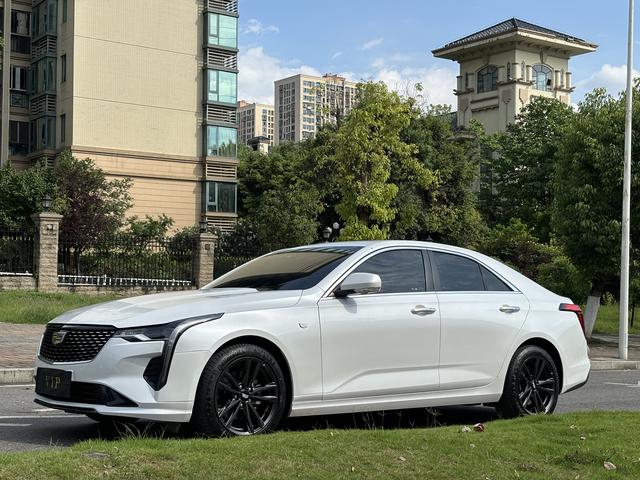 Cadillac CT4 - фото 0