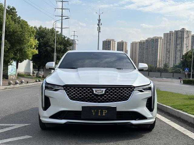 Cadillac CT4 - фото 1