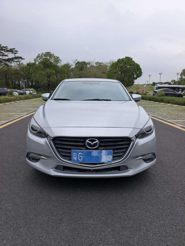 Mazda Mazda3 - фото 1