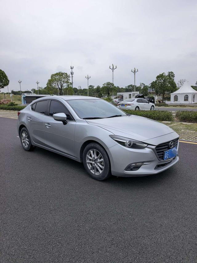Mazda Mazda3 - фото 2