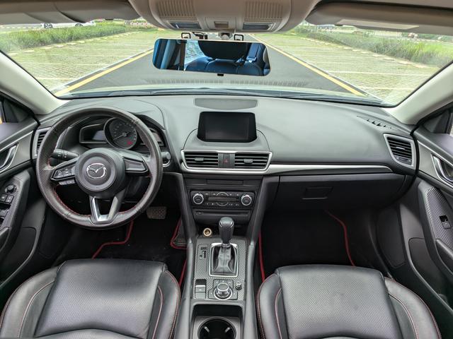 Mazda Mazda3 - фото 4