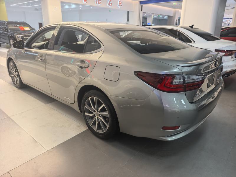 Lexus ES - фото 3