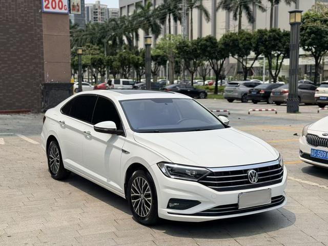 Volkswagen Sagitar - фото 2
