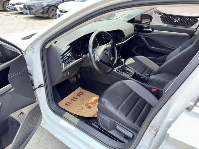 Volkswagen Sagitar - фото 3