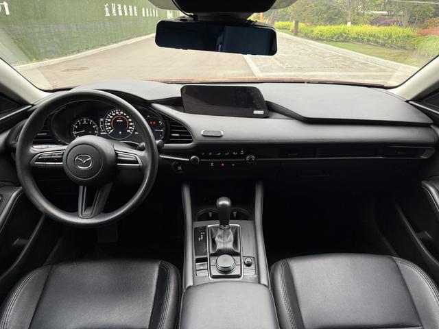 Mazda Mazda3 - фото 4