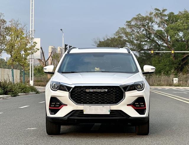 Jetour X70 - фото 1