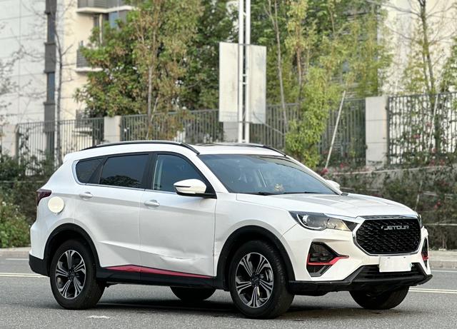 Jetour X70 - фото 2