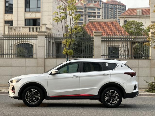 Jetour X70 - фото 3