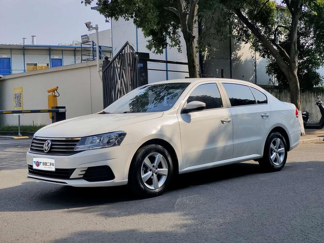 Volkswagen Lavida - фото 0