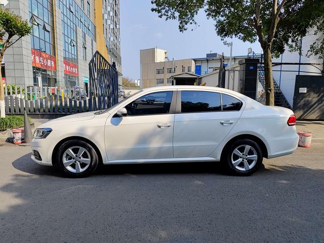 Volkswagen Lavida - фото 2