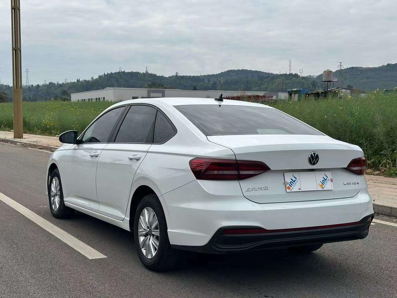 Volkswagen Lavida - фото 3