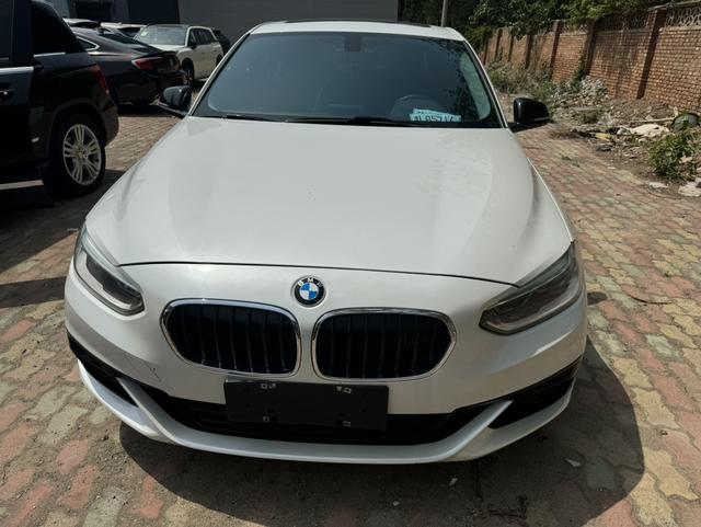 BMW 1-Series - фото 1