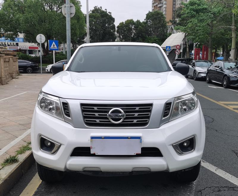 Nissan Navara - фото 1