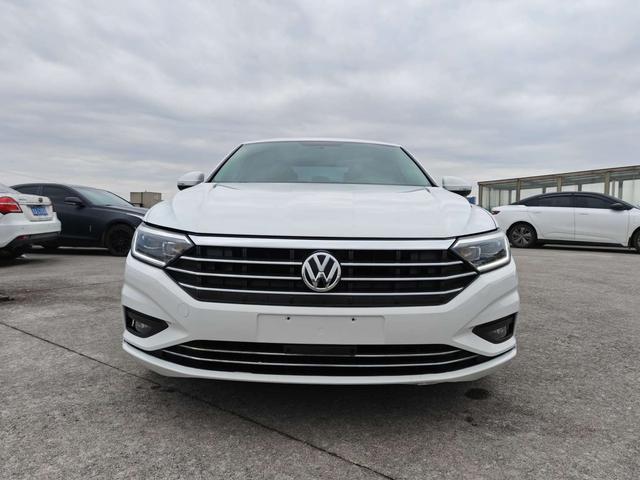 Volkswagen Sagitar - фото 1