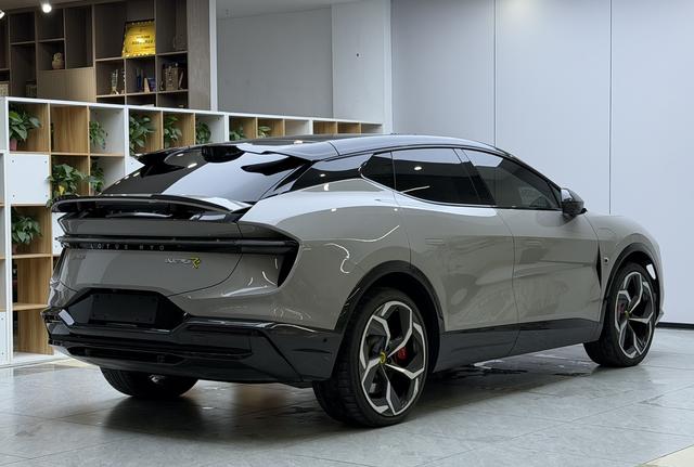 Lotus Cars Eletre - фото 4