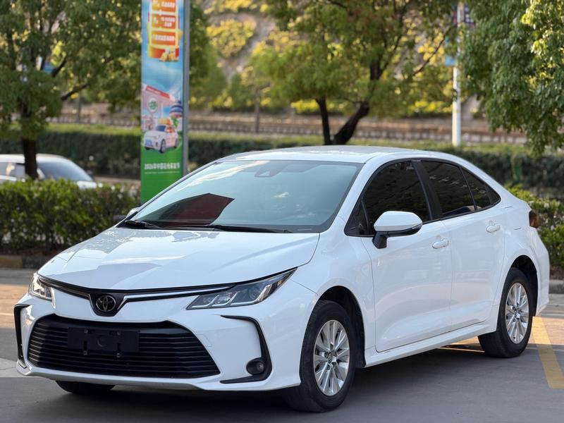 Toyota Corolla - фото 0