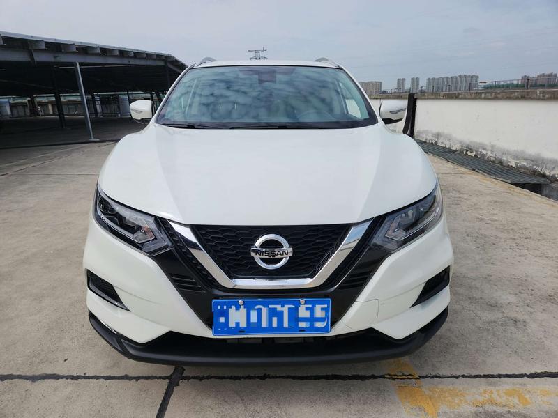 Nissan Qashqai - фото 1